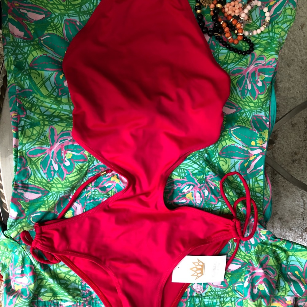 Swimsuit - Picture 3 of 3